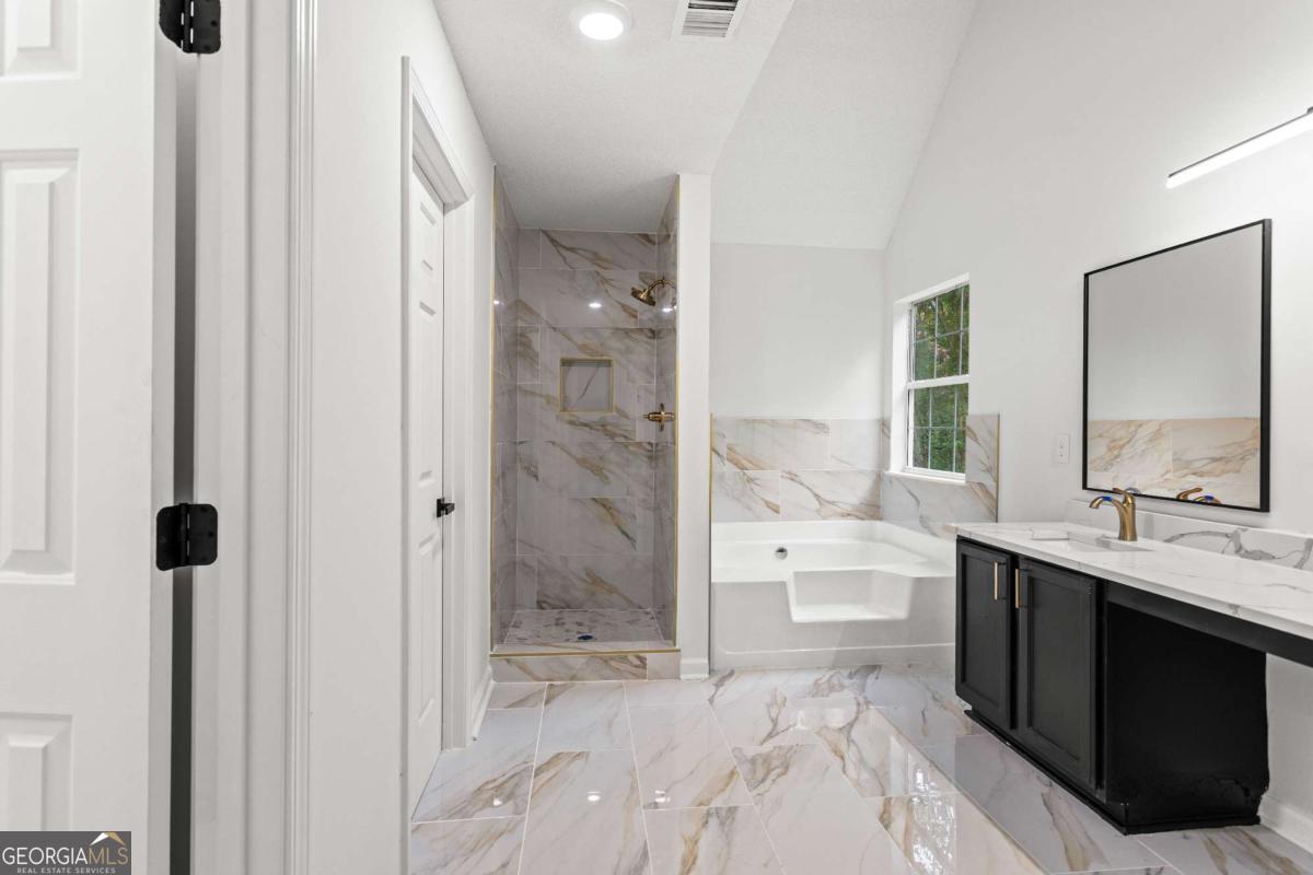 3636 River Heights