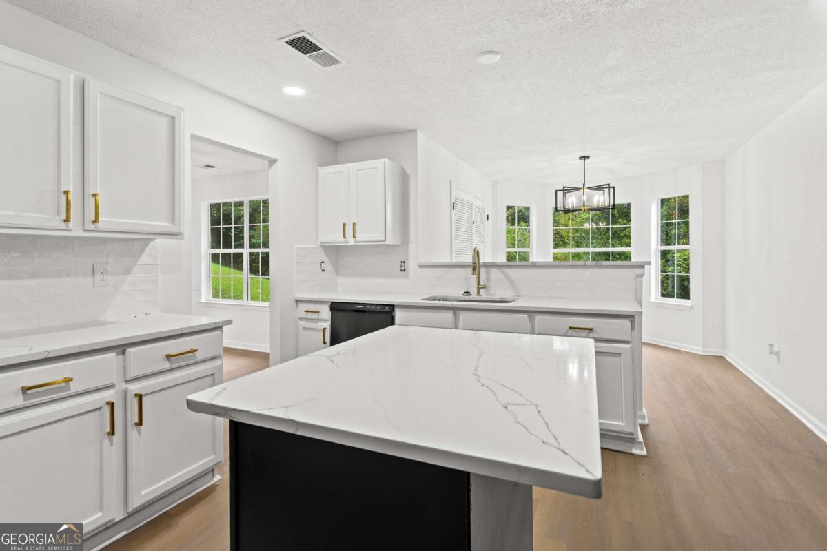 3636 River Heights