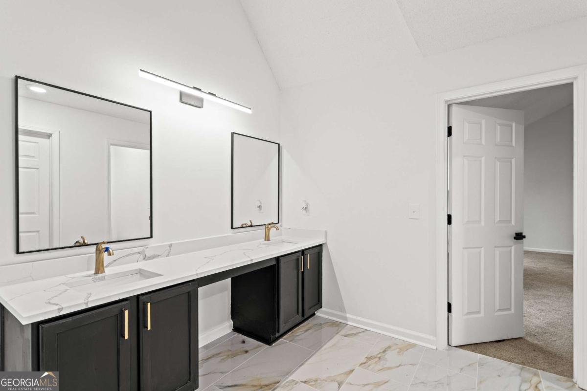 3636 River Heights