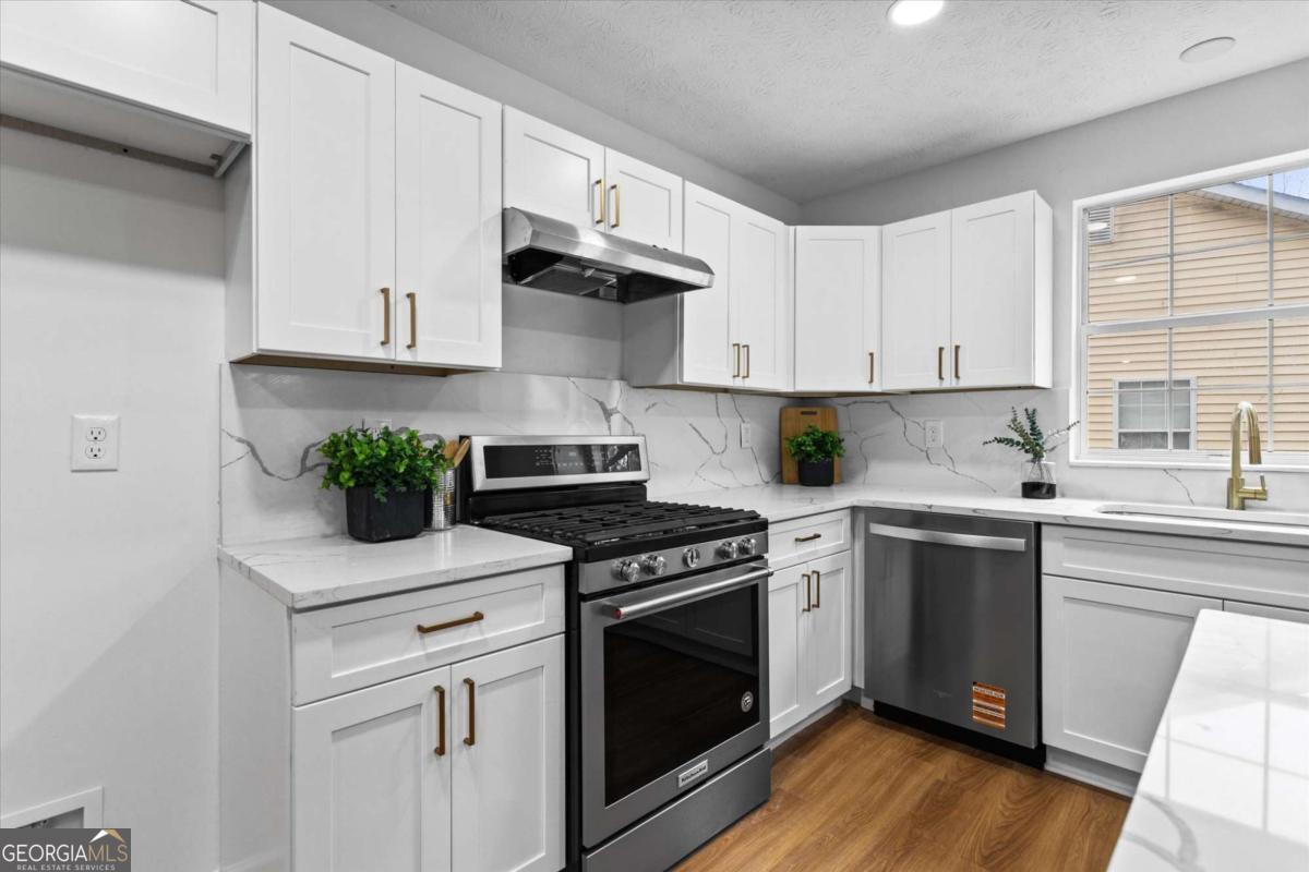 3800 Landgraf Cove
