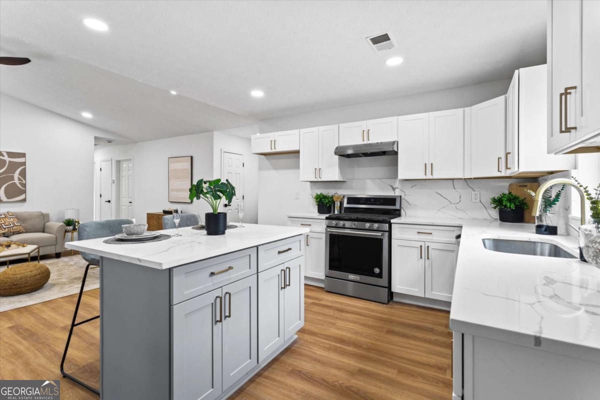 3800 Landgraf Cove