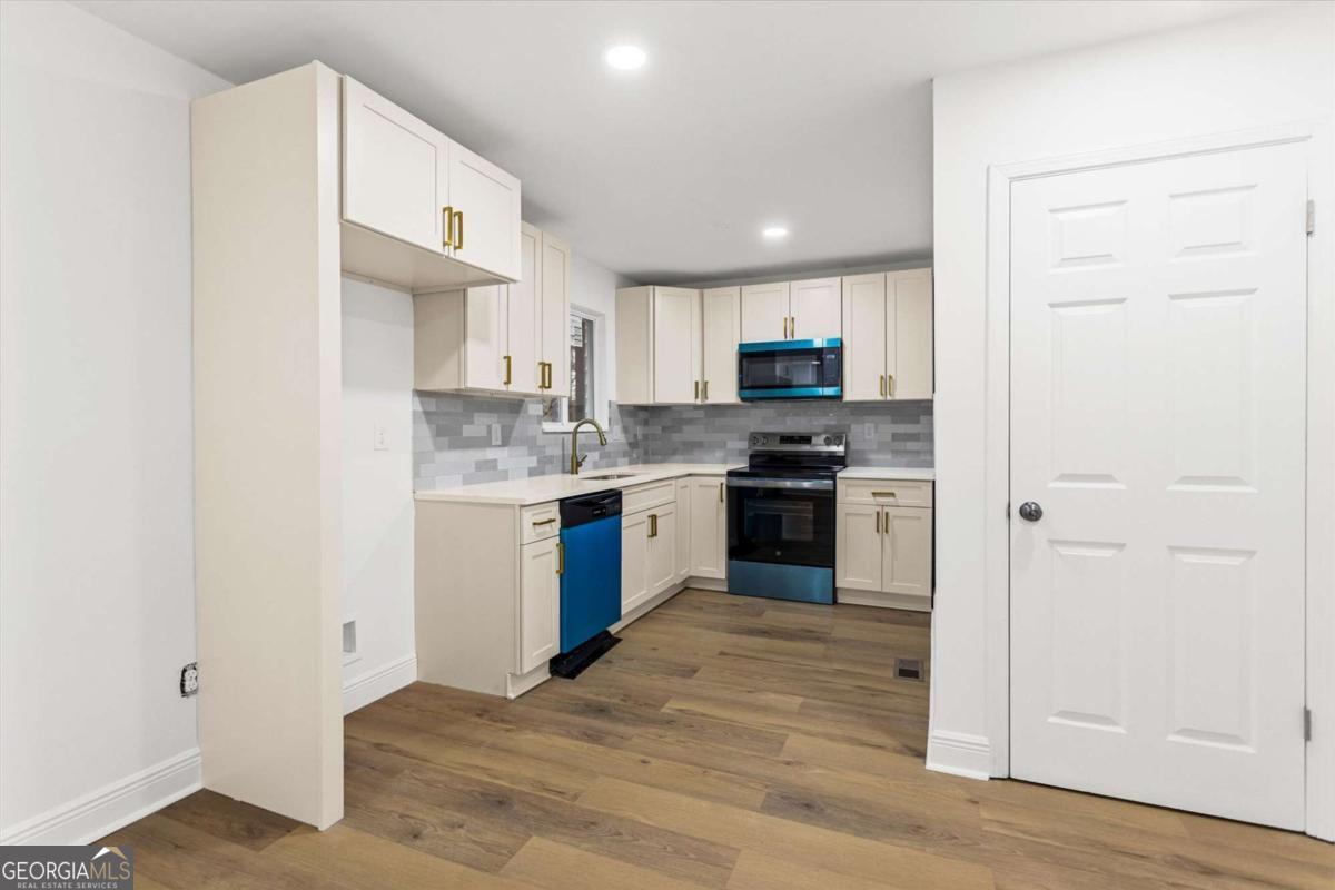 41 Bakers Bridge Circle