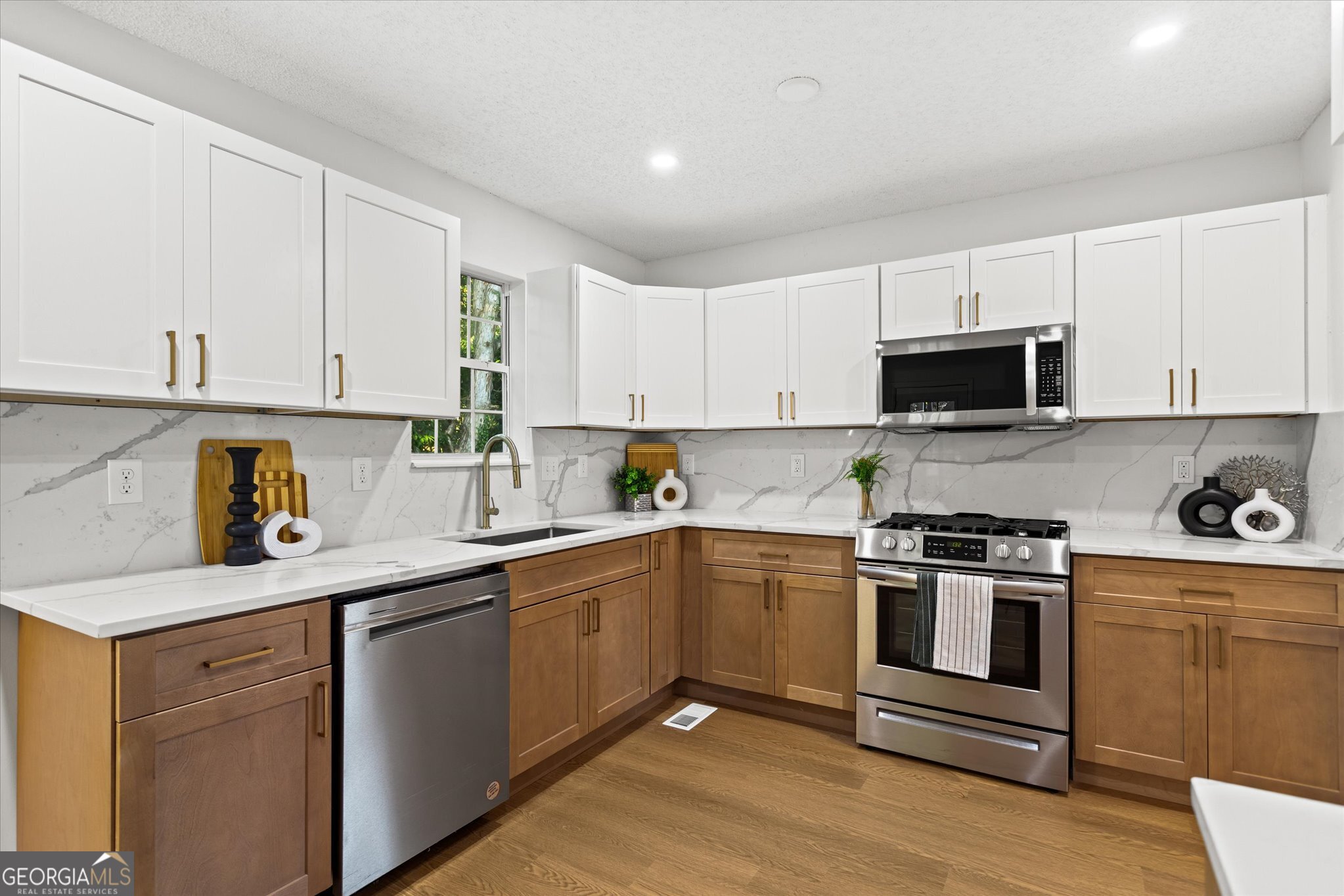 1472 Chapel Hill Lane SW