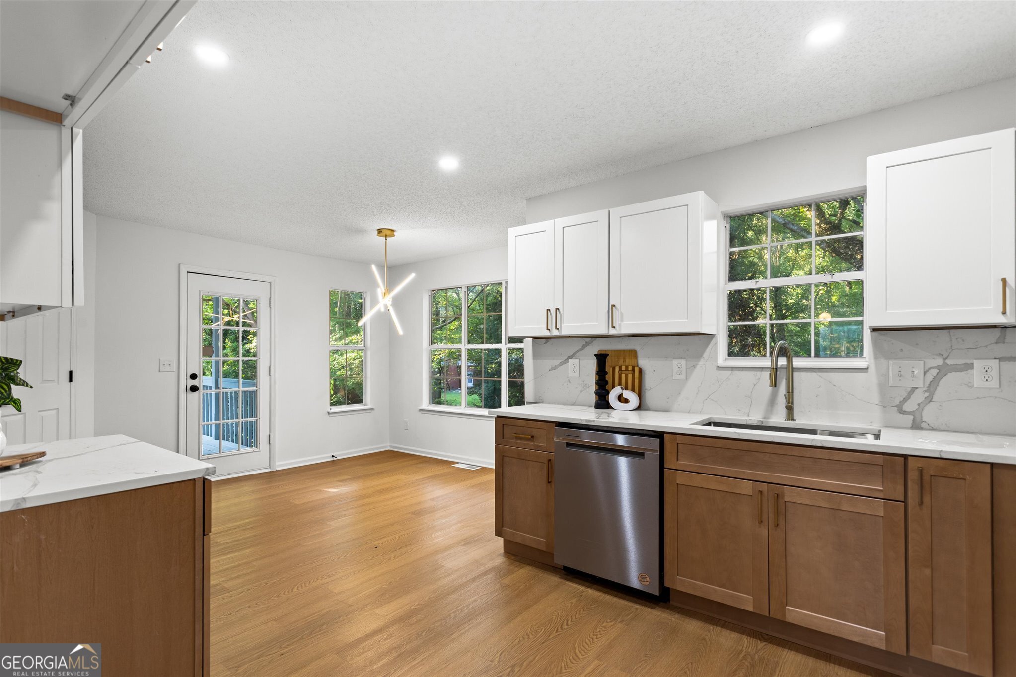 1472 Chapel Hill Lane SW