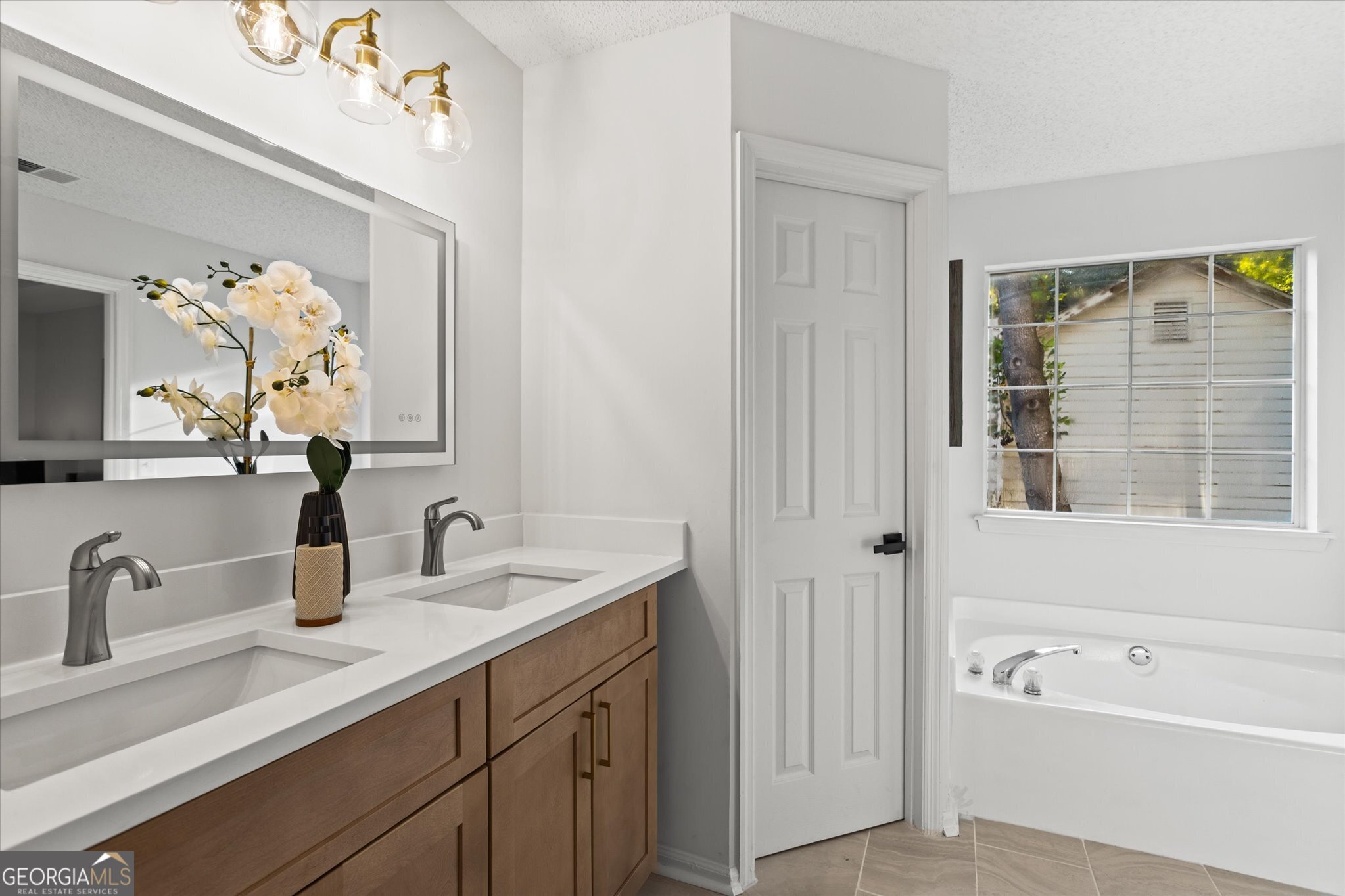 1472 Chapel Hill Lane SW