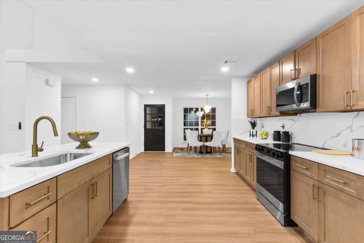 10322 Deep Creek Cv