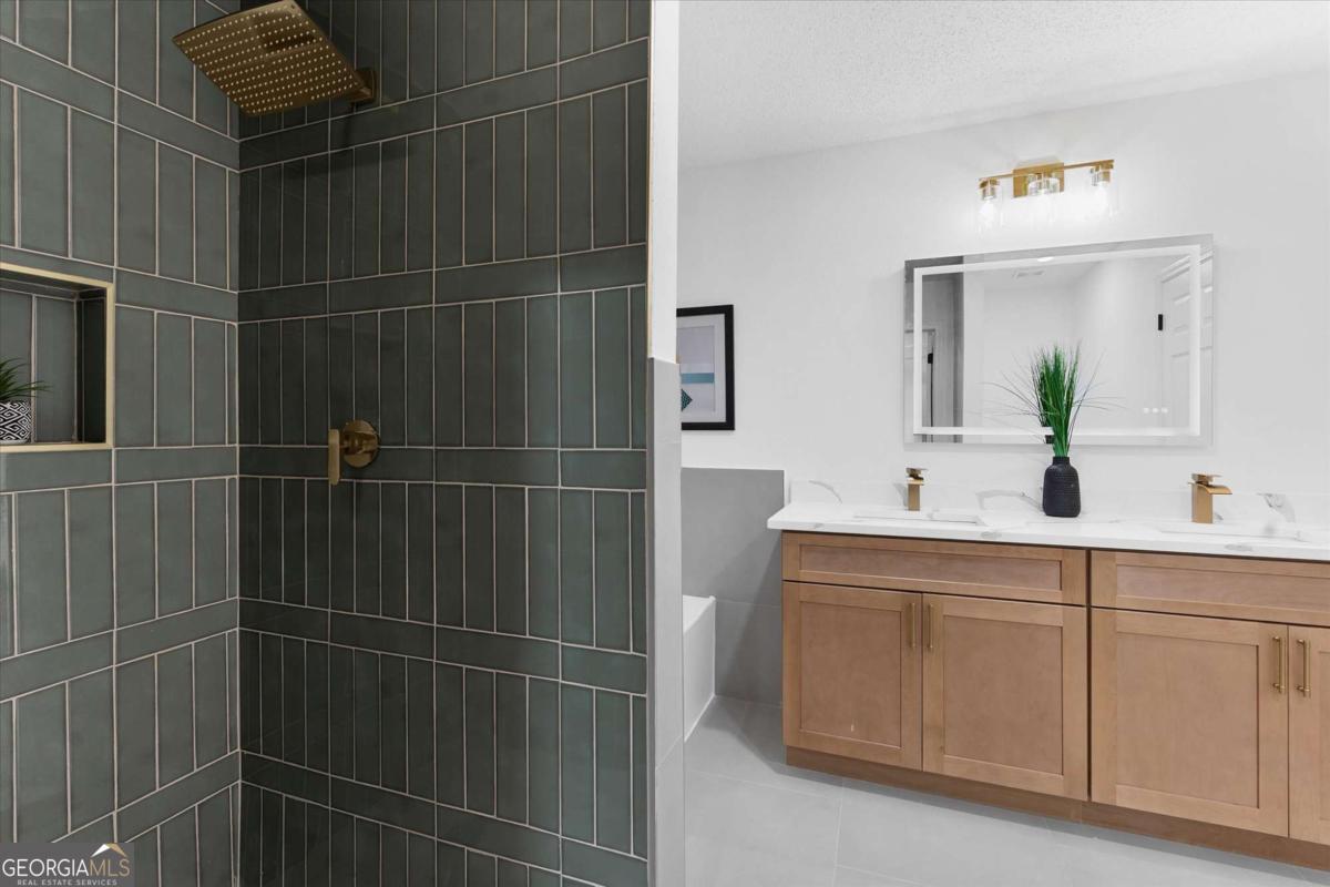 10322 Deep Creek Cv