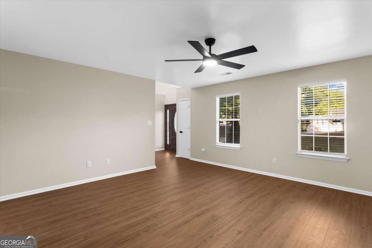 3897 Creek Shoals Ln
