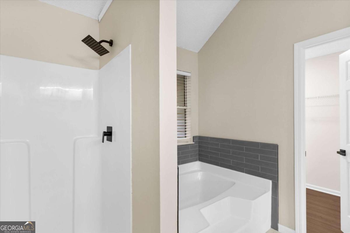 3897 Creek Shoals Ln
