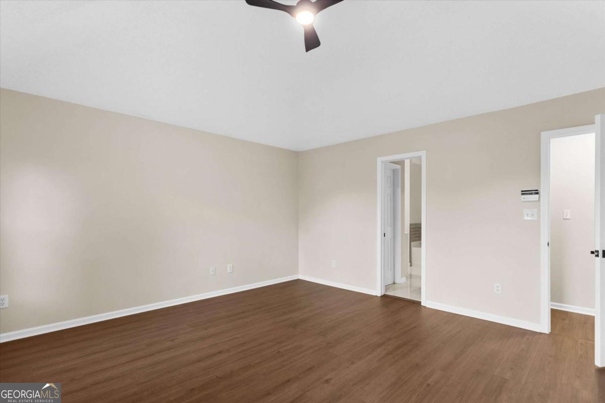 3897 Creek Shoals Ln