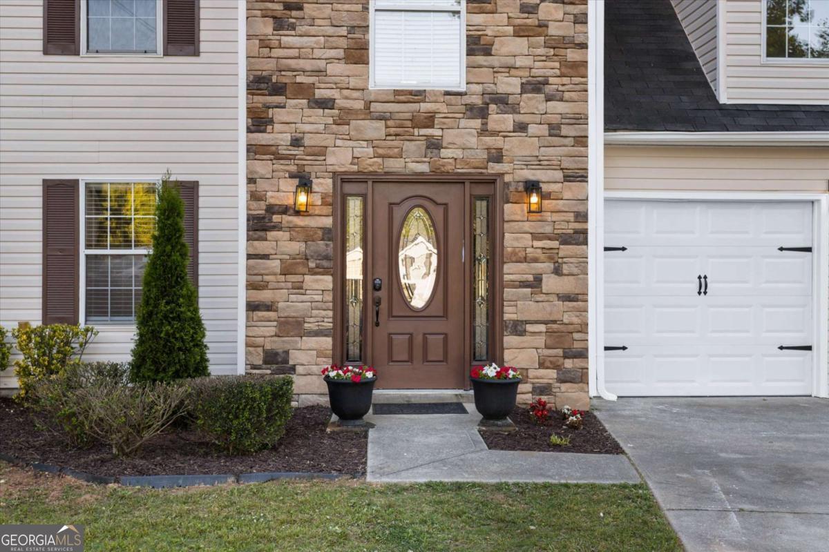 3897 Creek Shoals Ln