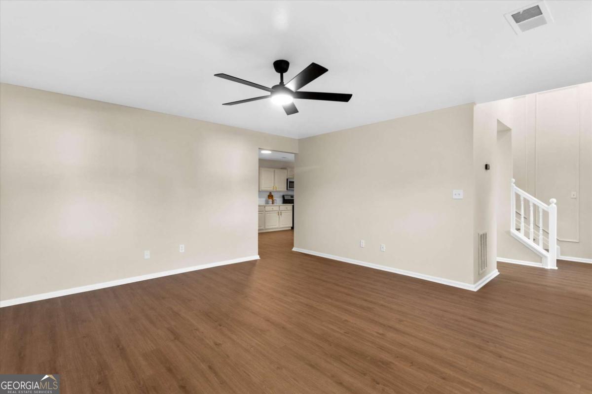 3897 Creek Shoals Ln