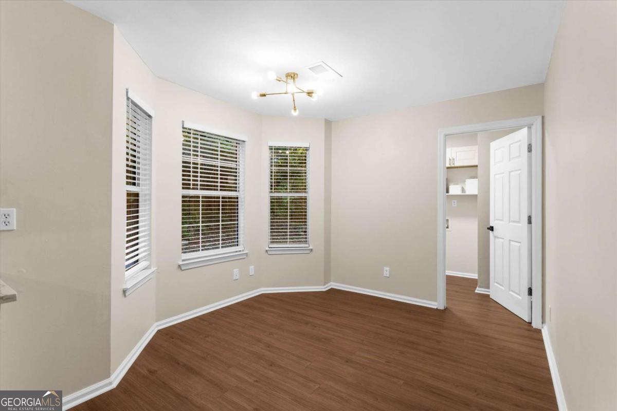 3897 Creek Shoals Ln