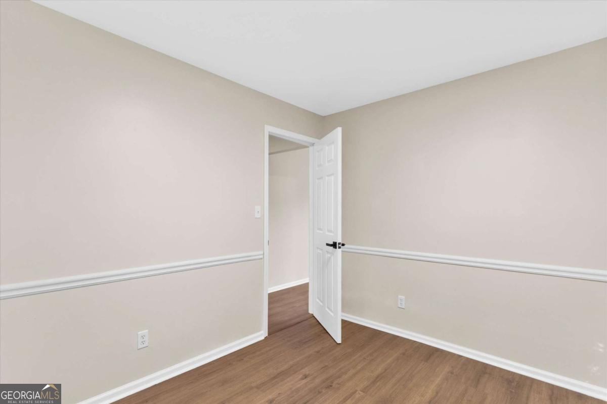 3897 Creek Shoals Ln