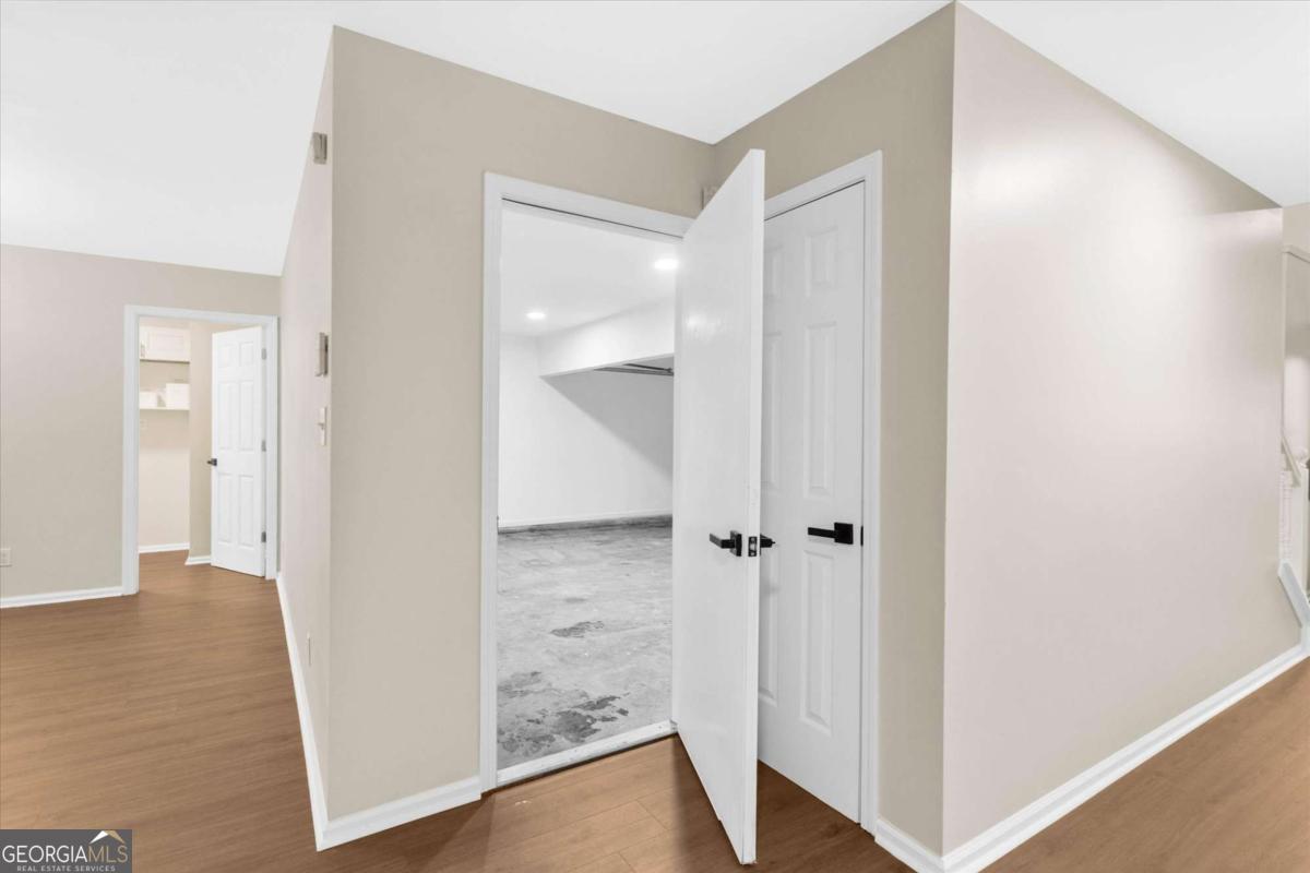 3897 Creek Shoals Ln