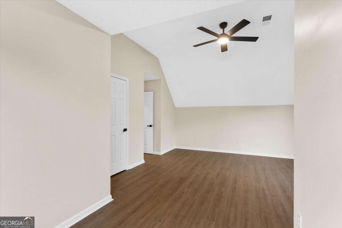 3897 Creek Shoals Ln