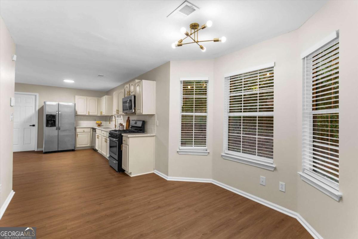 3897 Creek Shoals Ln