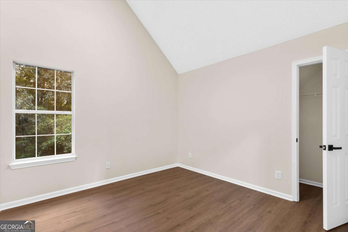3897 Creek Shoals Ln