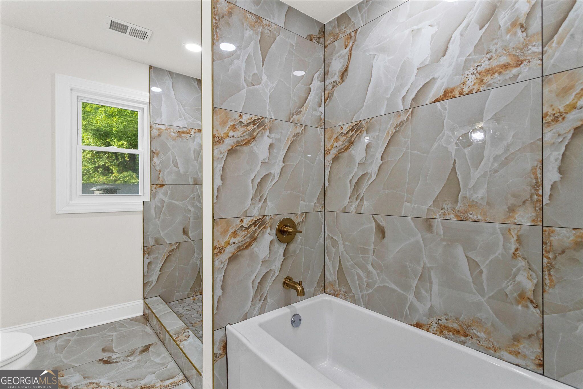 4531 Riverwood Cir
