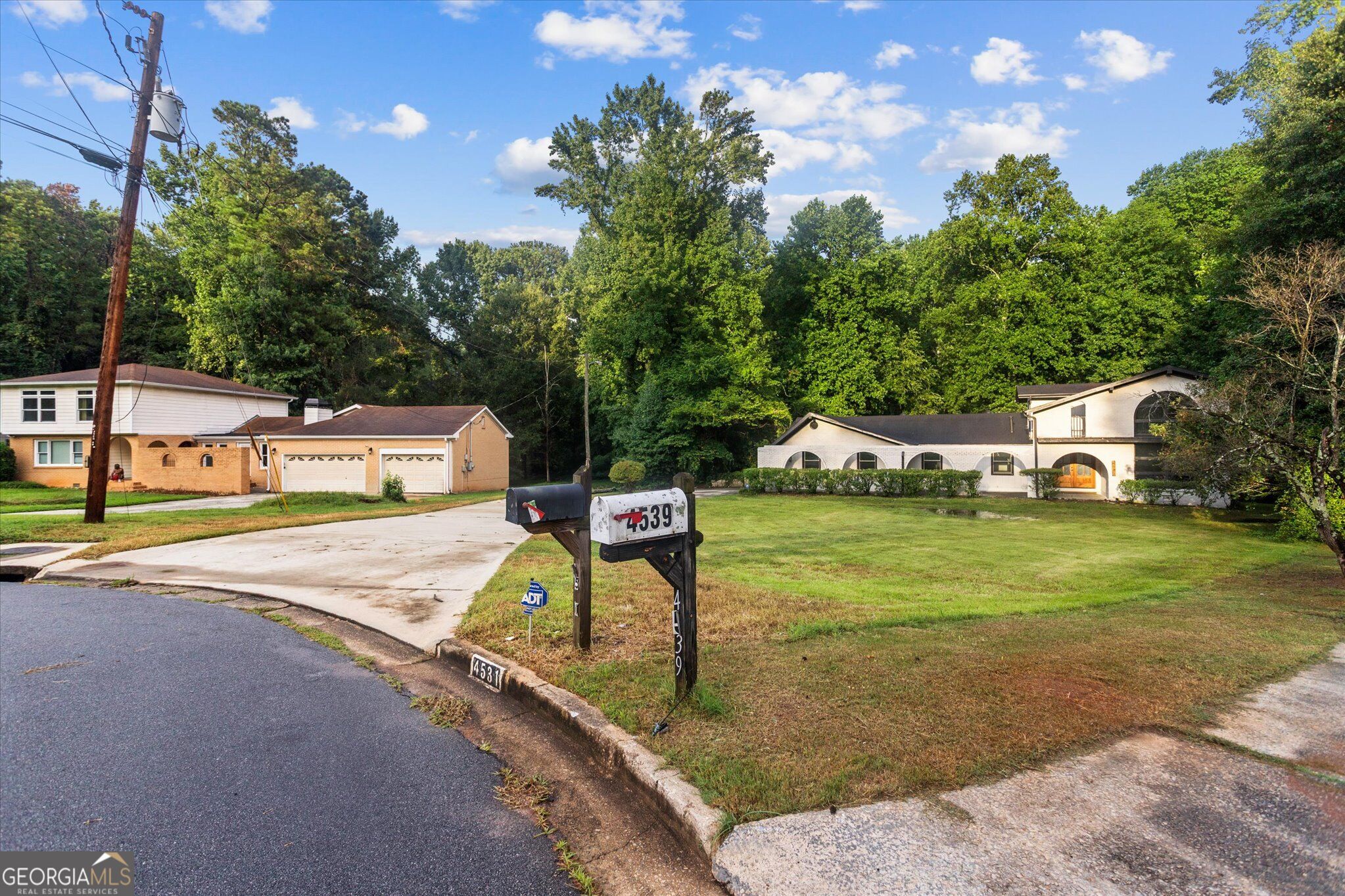 4531 Riverwood Cir