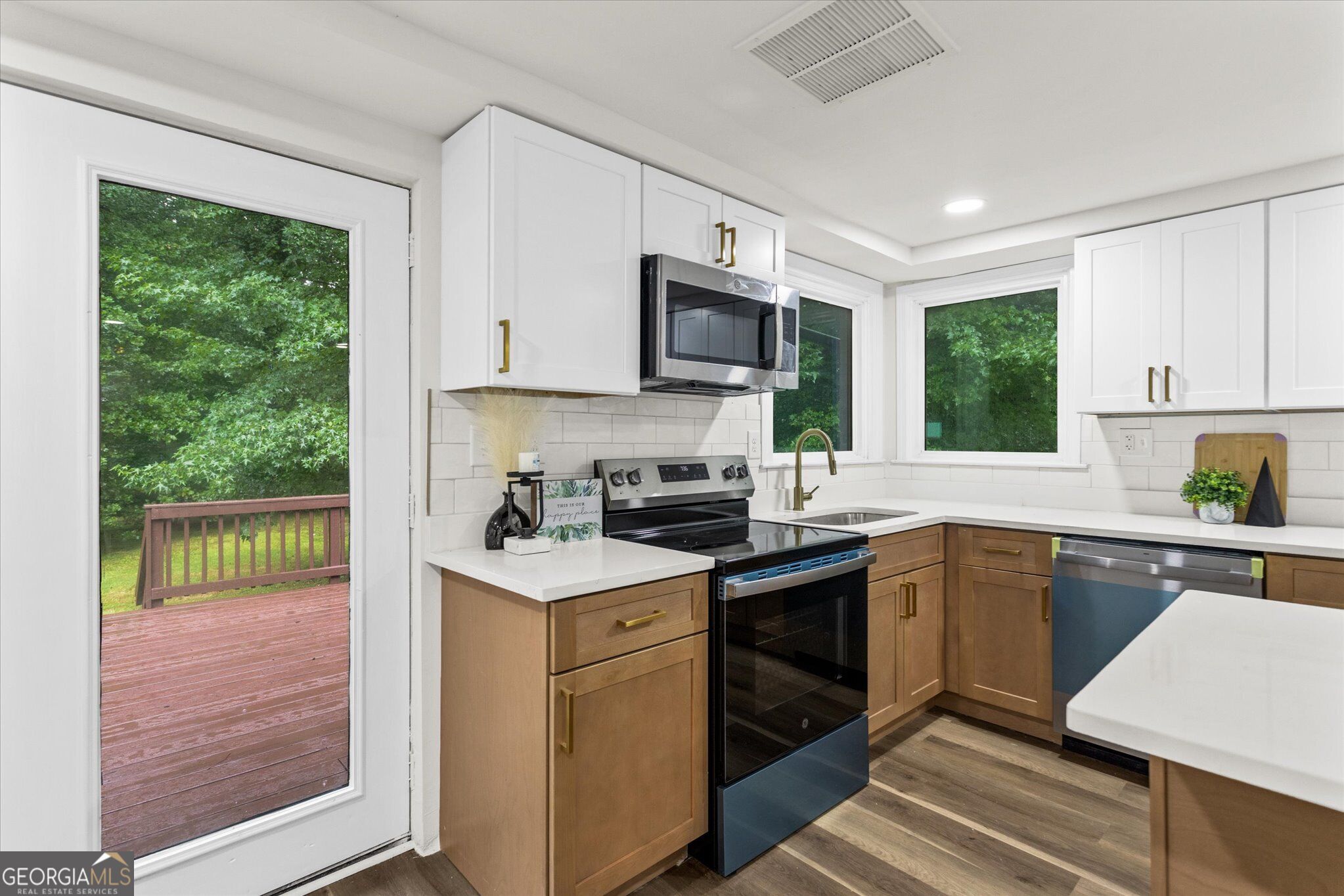 4531 Riverwood Cir