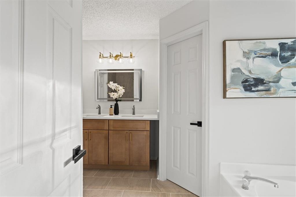 1472 Chapel Hill Lane