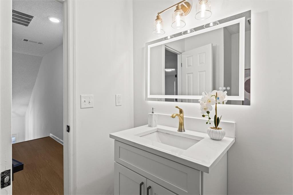 1472 Chapel Hill Lane