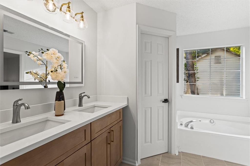 1472 Chapel Hill Lane