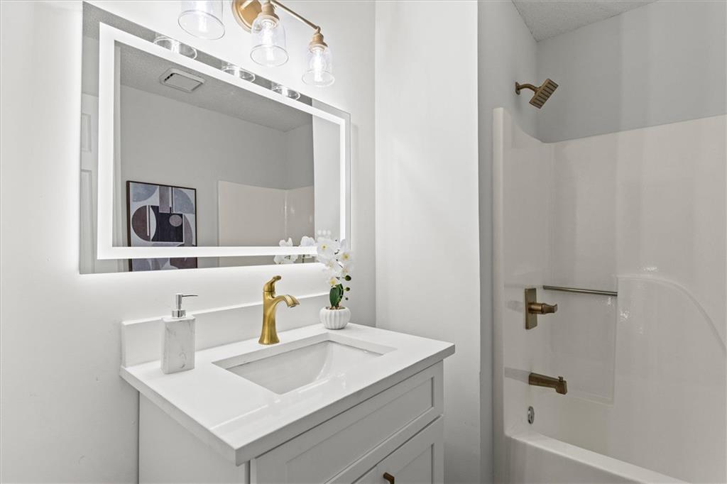 1472 Chapel Hill Lane