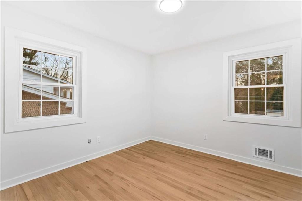 1891 Valley Ridge Dr SW