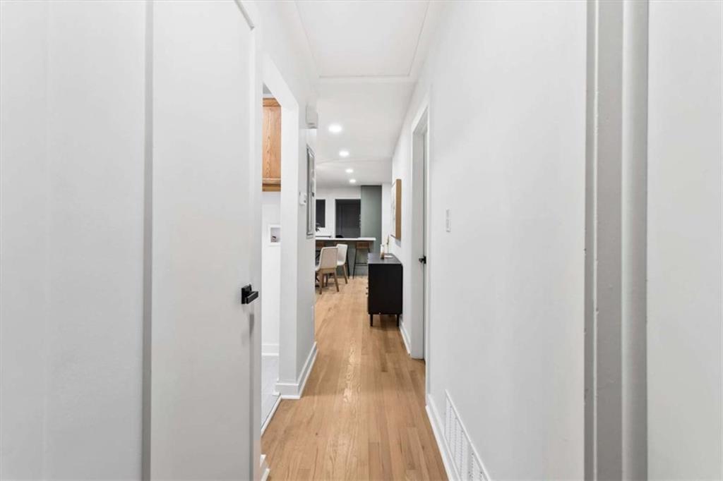 1891 Valley Ridge Dr SW