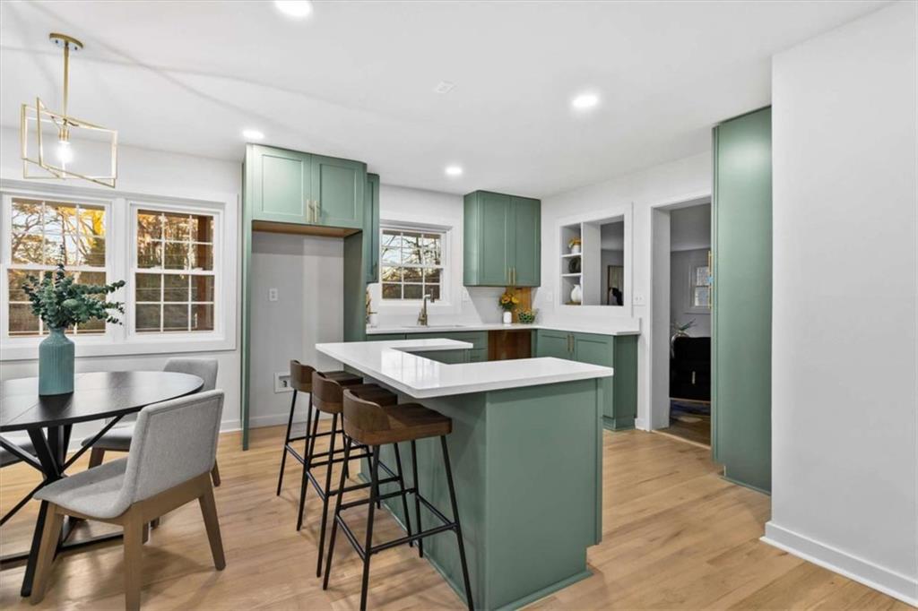 1891 Valley Ridge Dr SW