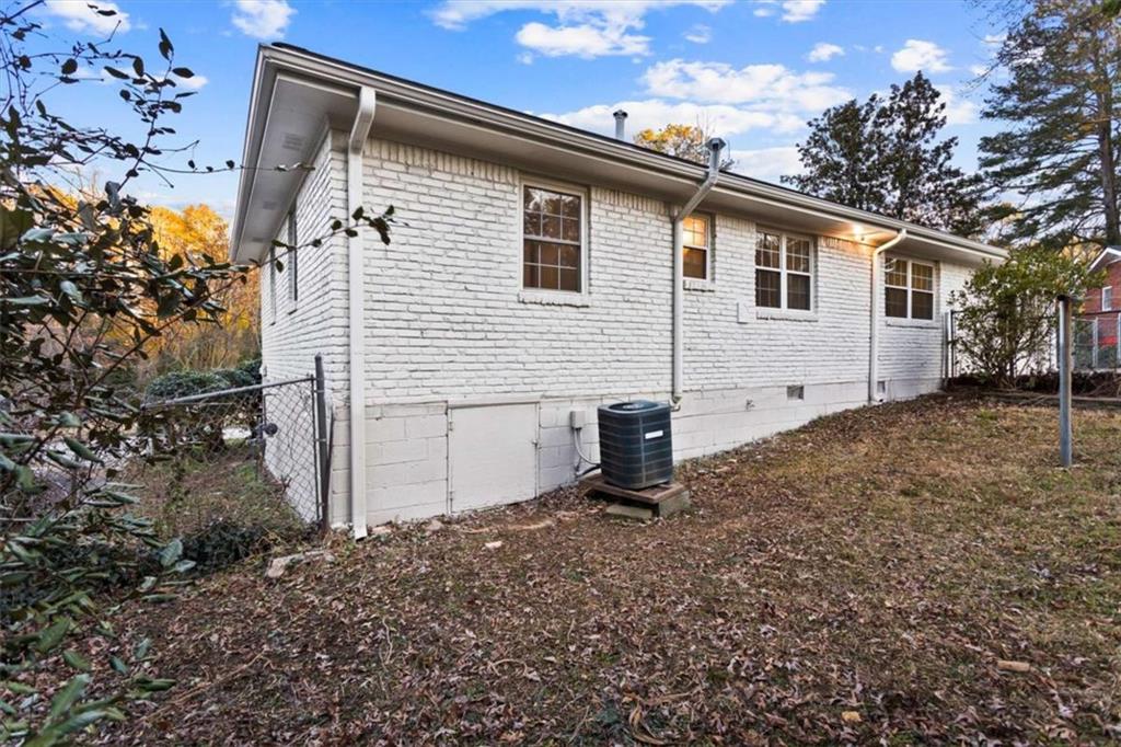 1891 Valley Ridge Dr SW