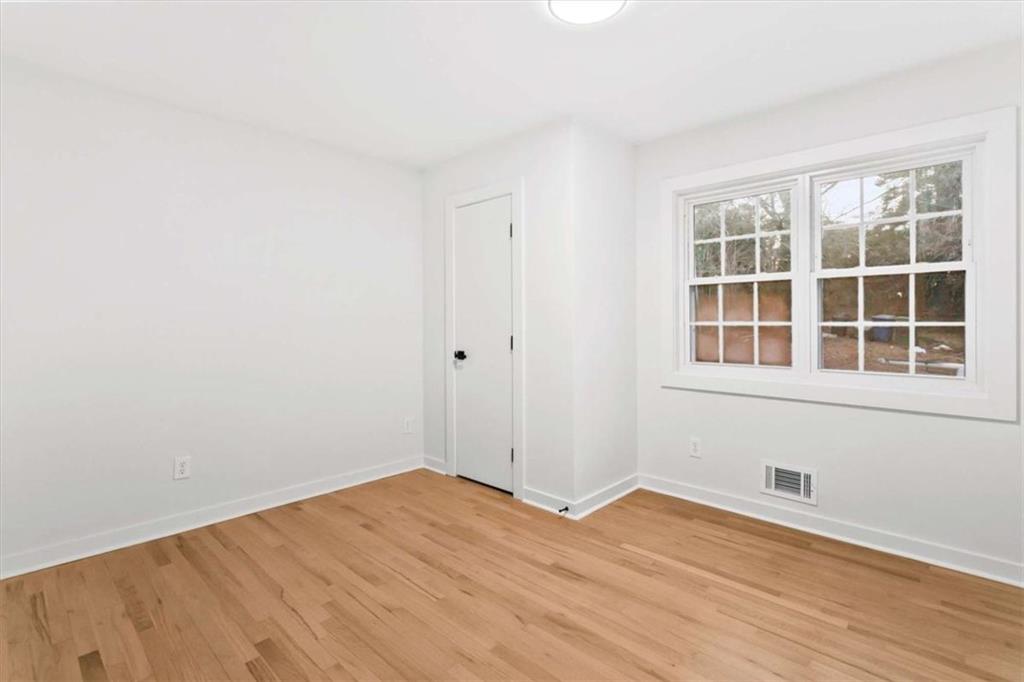 1891 Valley Ridge Dr SW