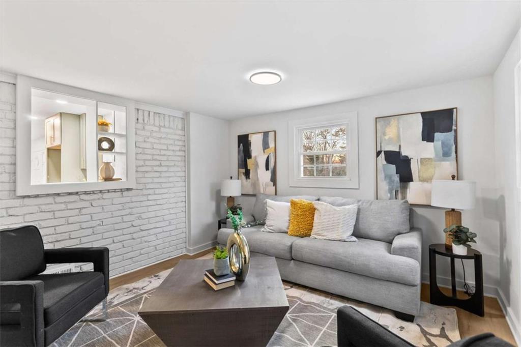 1891 Valley Ridge Dr SW