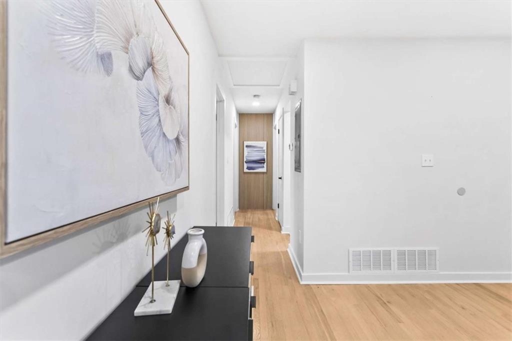 1891 Valley Ridge Dr SW