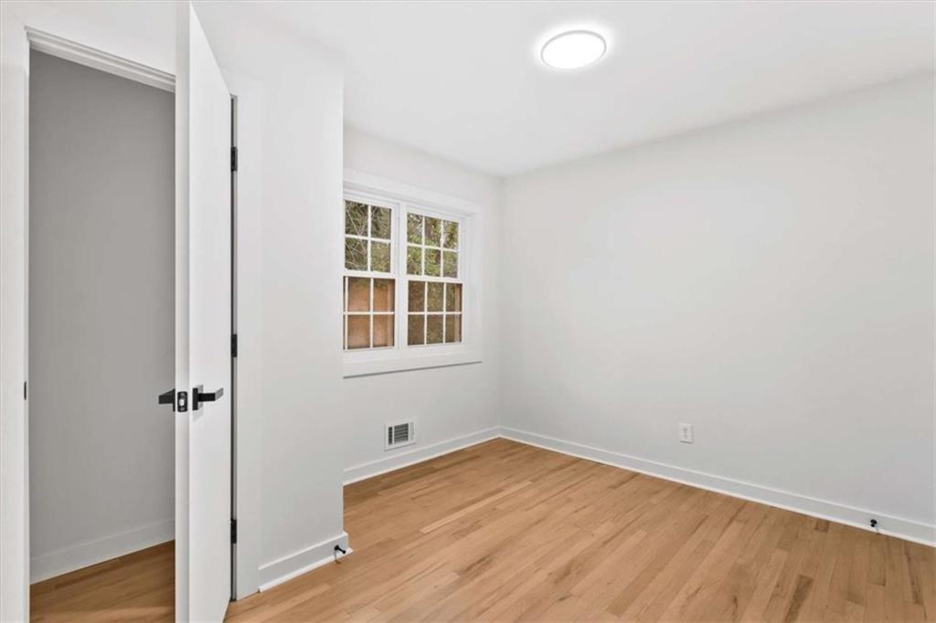 1891 Valley Ridge Dr SW