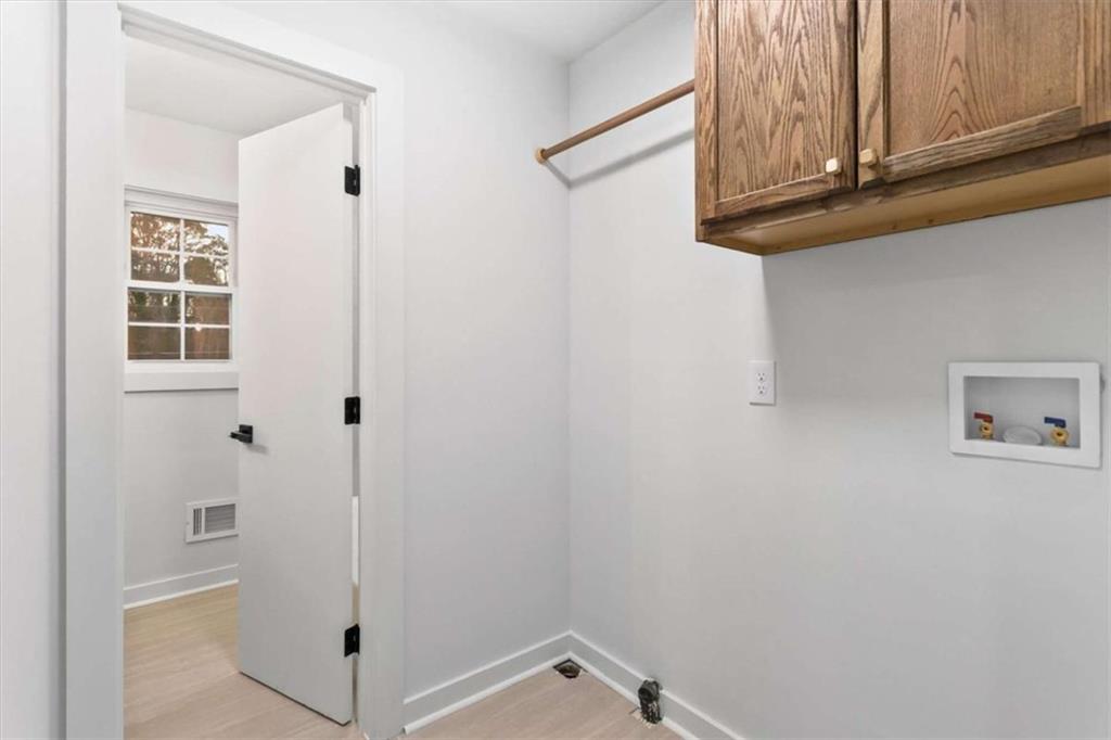 1891 Valley Ridge Dr SW