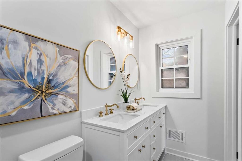 1891 Valley Ridge Dr SW