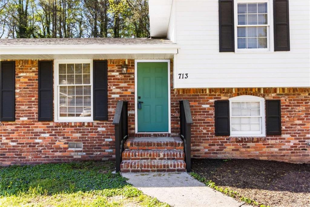 713 Huntingdon Dr