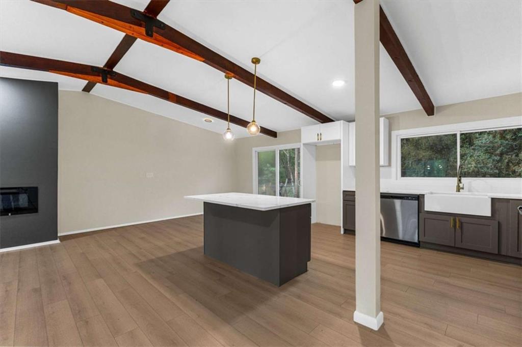 1796 E Atlanta Road E