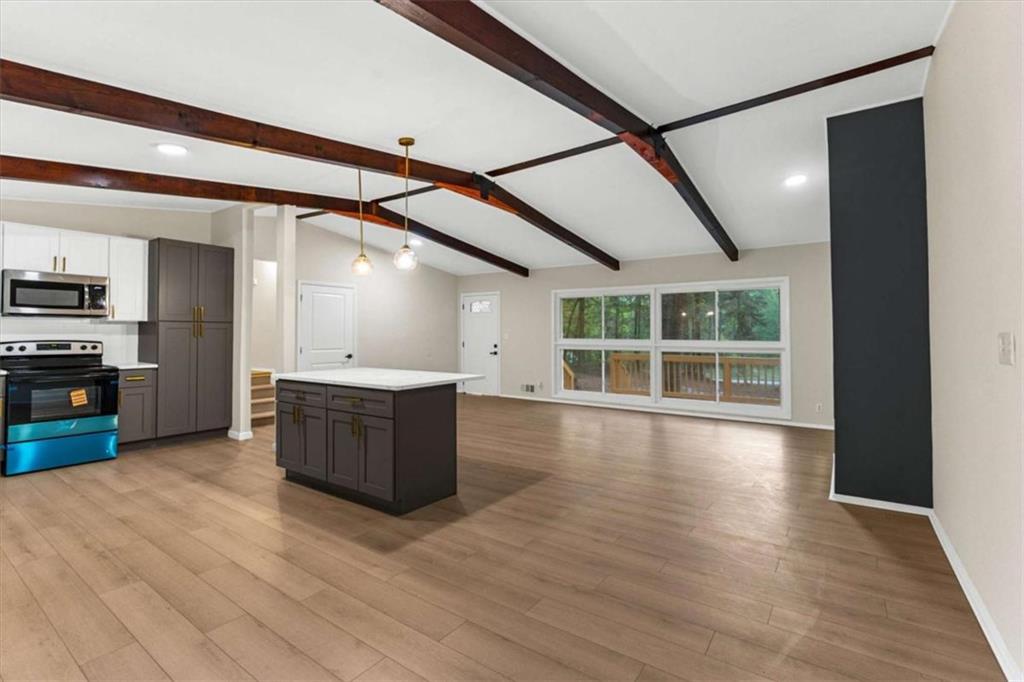 1796 E Atlanta Road E