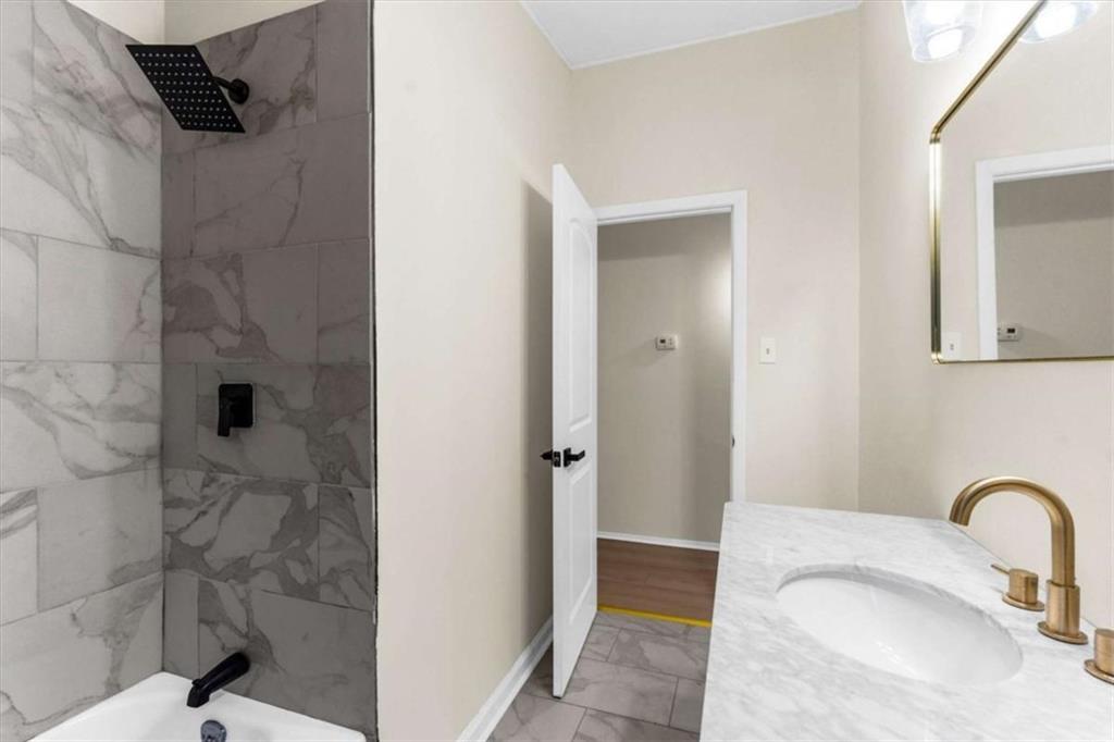 1796 E Atlanta Road E