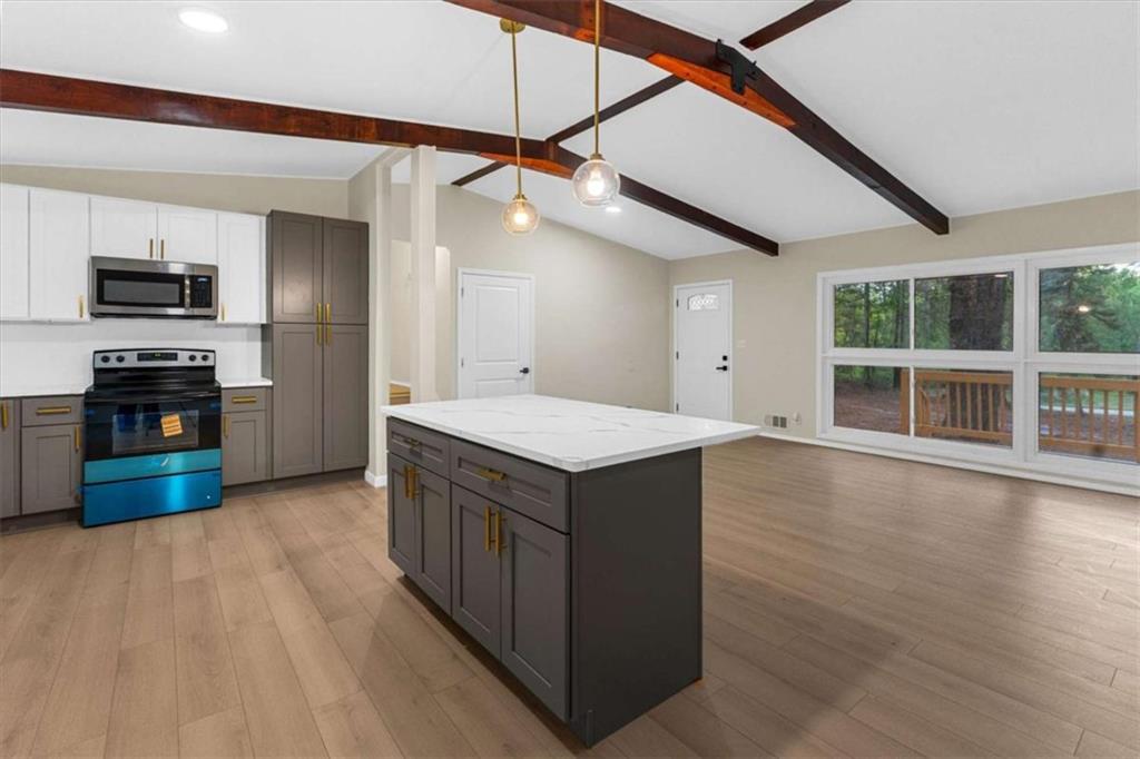 1796 E Atlanta Road E