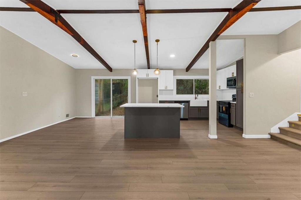 1796 E Atlanta Road E