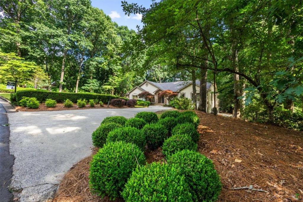 8920 Huntcliff Trce