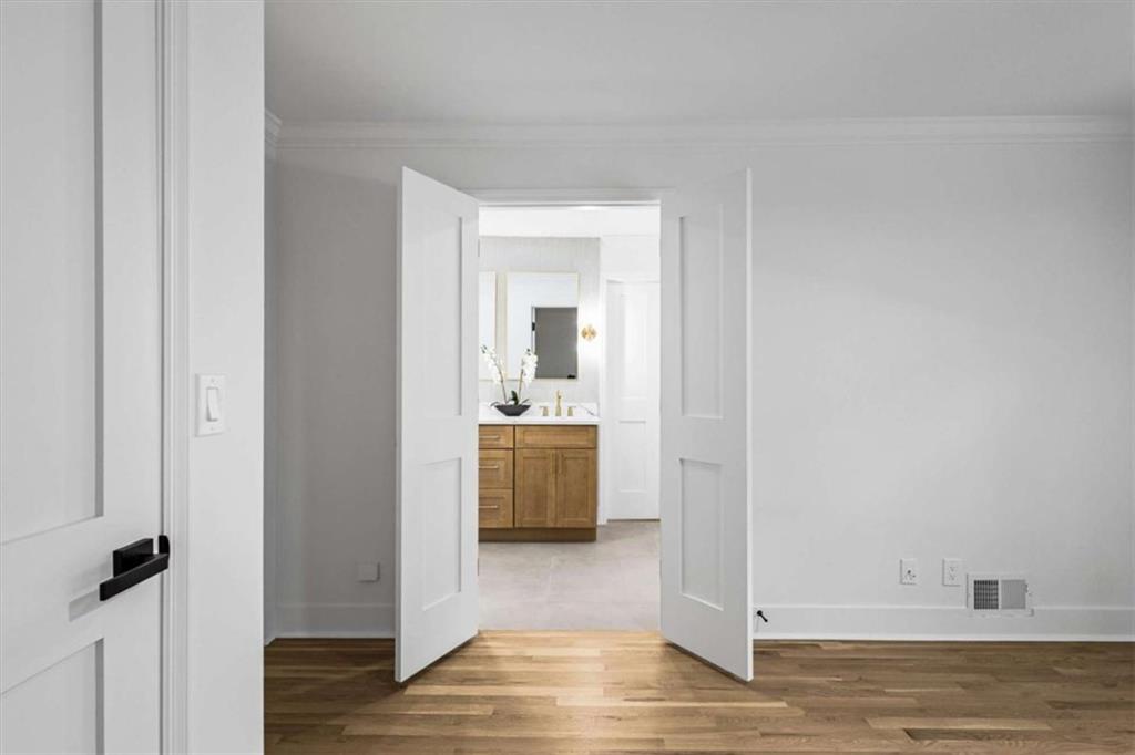 8920 Huntcliff Trce