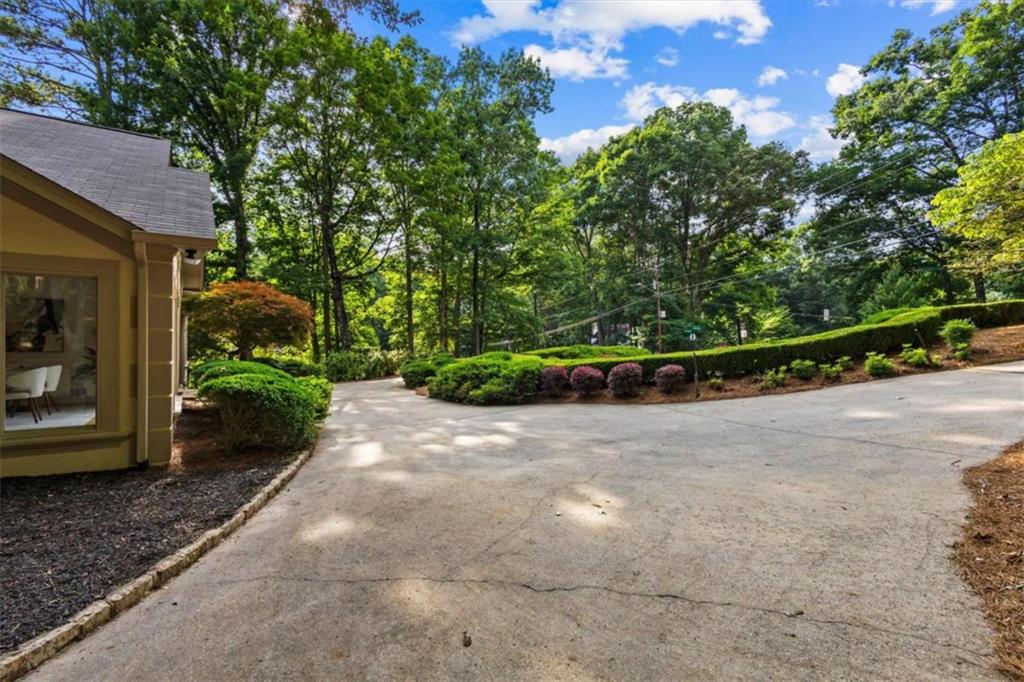 8920 Huntcliff Trce