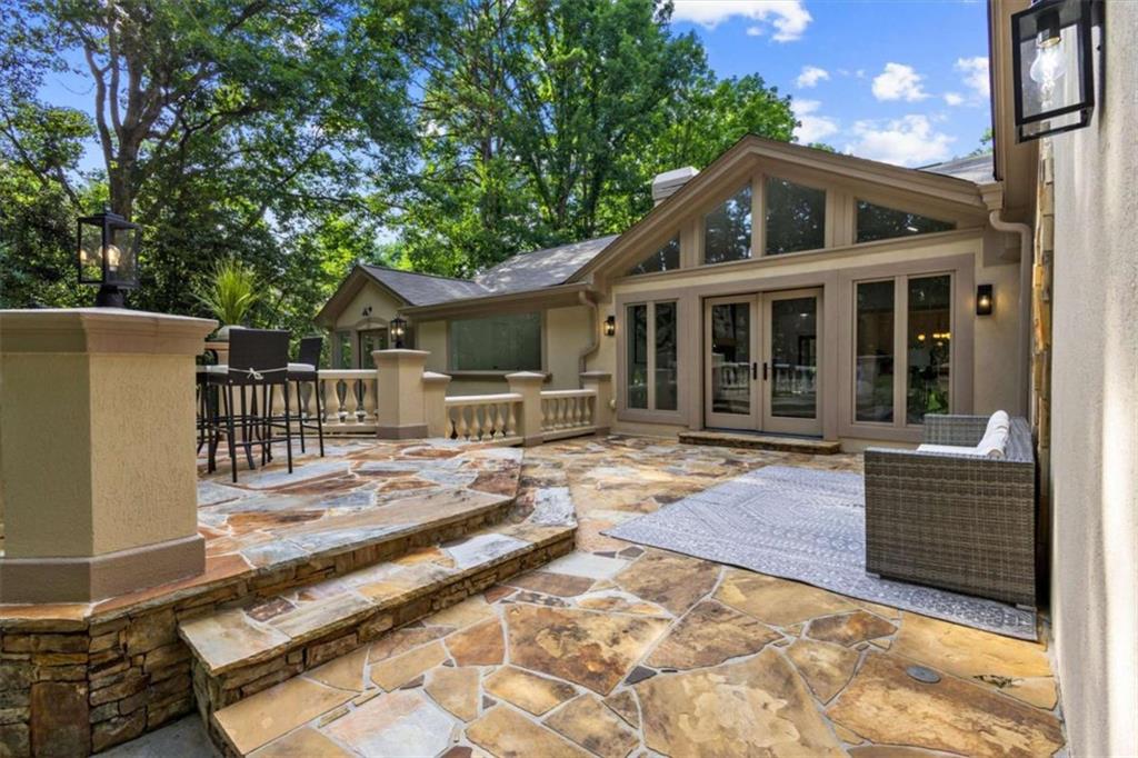 8920 Huntcliff Trce