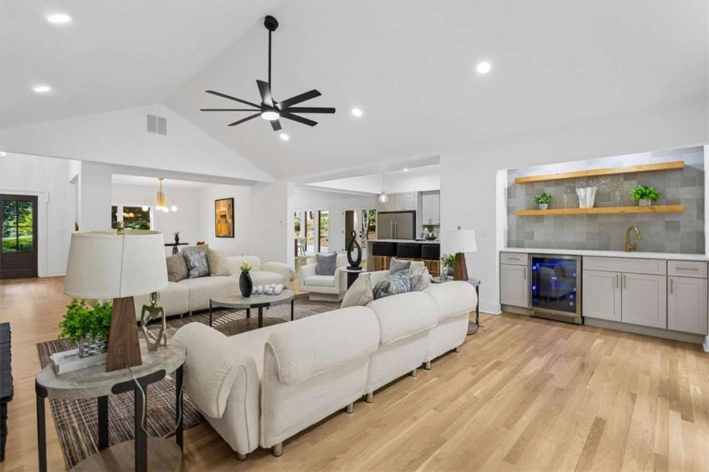 8920 Huntcliff Trce